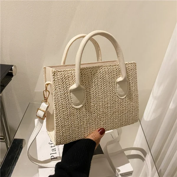 sac à main en rotin beige