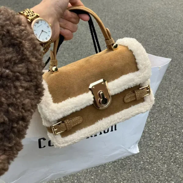 sac à main en daim marron et blanc