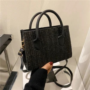 sac à main en rotin noir