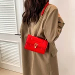 sac à main élégant couleur rouge