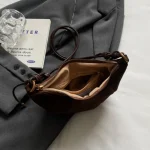 sac à main marron détails noués