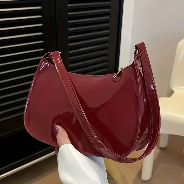 sac à main vernis rouge