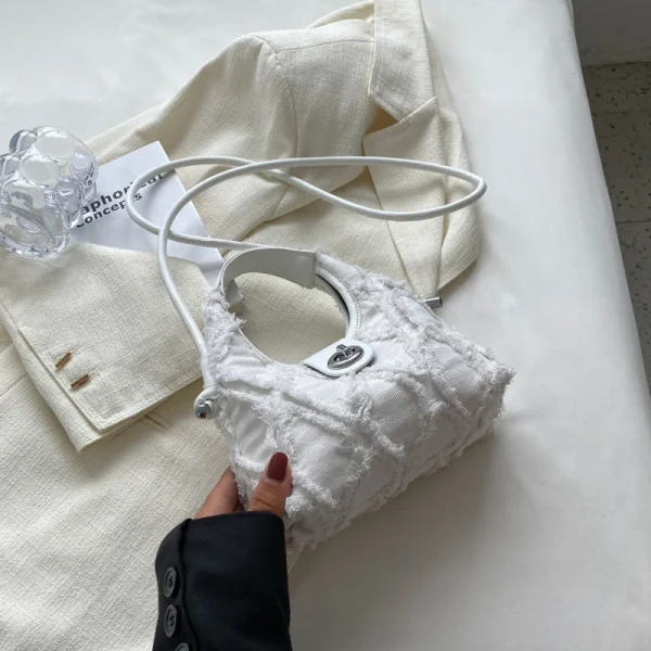 sac à main en jean blanc frangé