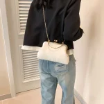 sac élégant en velours blanc