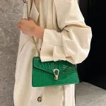 sac à main élégant en cuir vert
