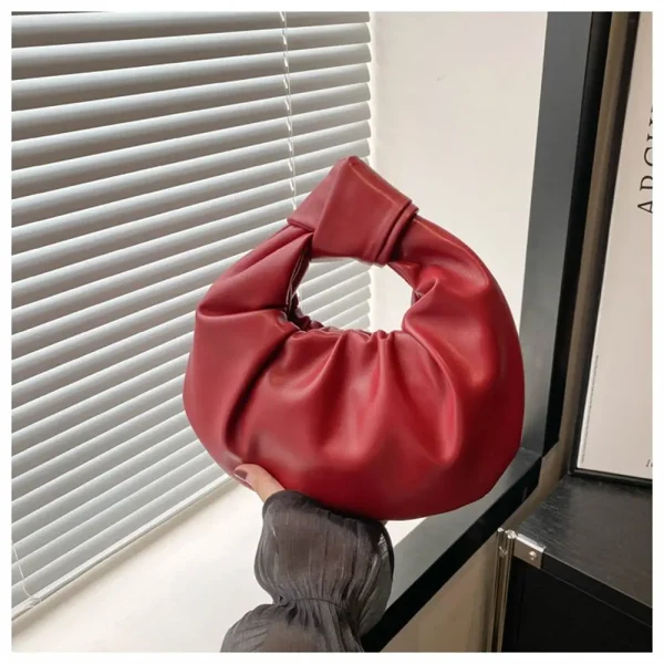 sac à main en cuir rouge – style noué moderne et minimaliste