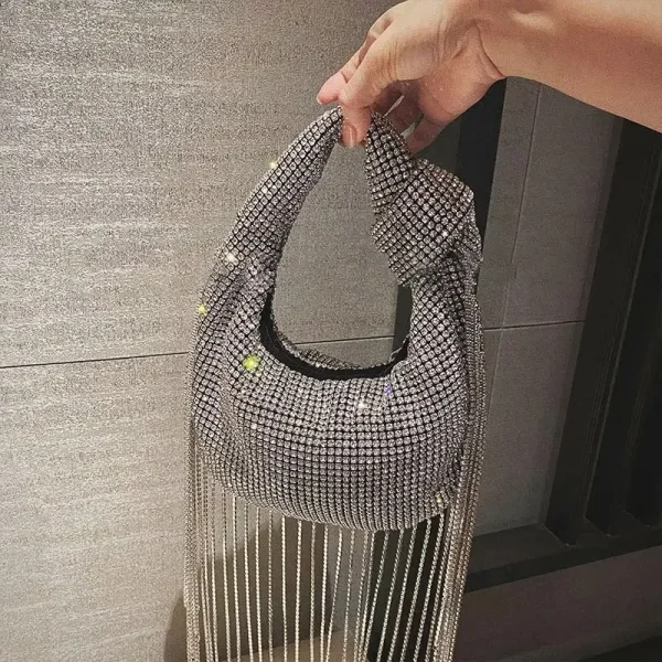 sac à main soirée en strass argenté avec franges