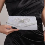 sac à main strass et nœud en cristal