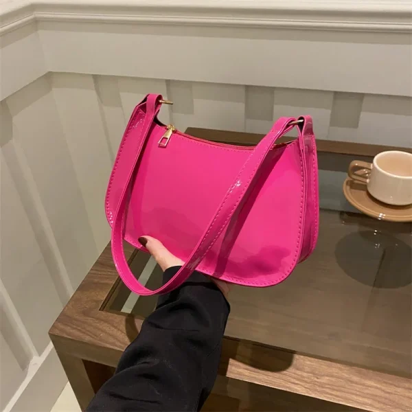 sac à main vernis rose fuchsia