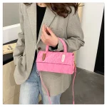 sac cylindrique en daim chic