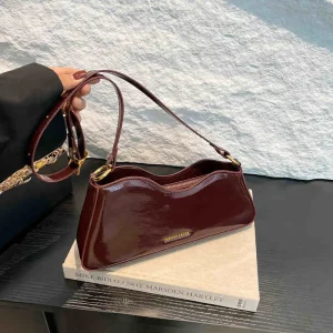 sac à main vernis bordeaux