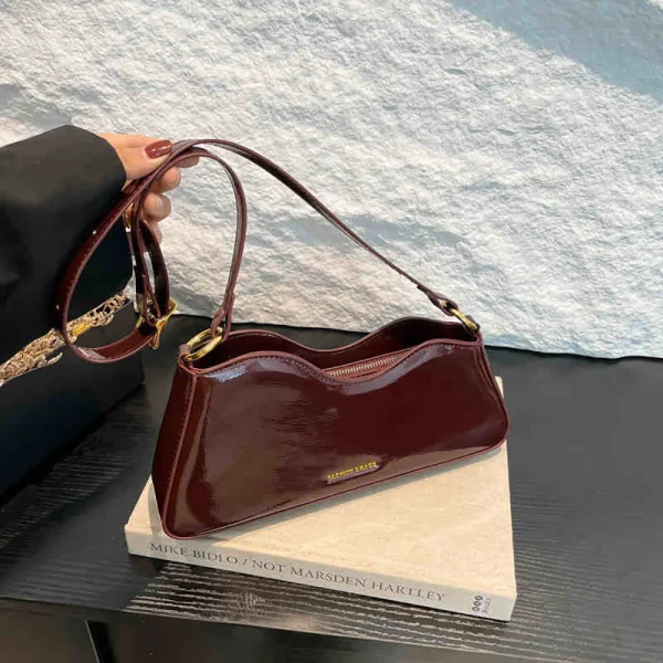 sac à main vernis bordeaux