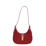 sac à main tressé rouge avec boucle dorée