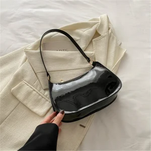 sac à main vernis noir chic et brillant