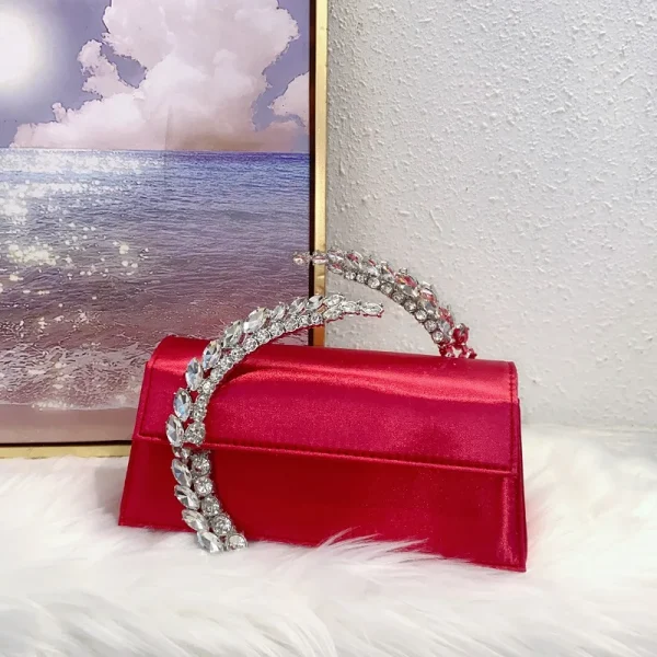 sac à main en velours bordeaux avec poignée strass cristal – pochette élégante soirée mariage