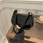 sac à main en vernis noir