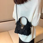 sac à main noir en tissu denim
