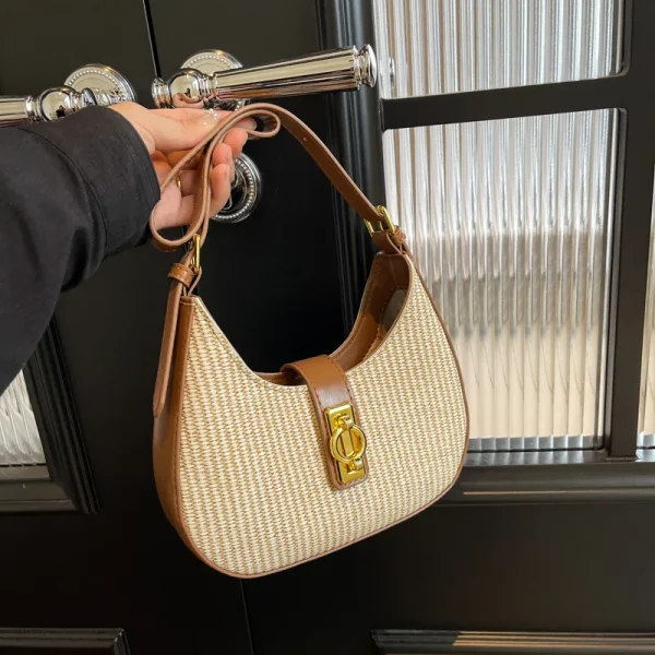 sac à main en paille tressée et cuir marron