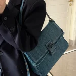 sacoche en jean pour un usage quotidien décontracté