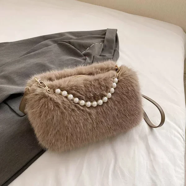 Sac À Main En Fausse Fourrure Marron Avec Chaîne De Perles – Élégant Et Chic