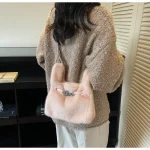 design moderne sac en fourrure synthétique rose