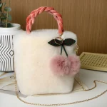 sac à main tendance hiver avec poignée tressée