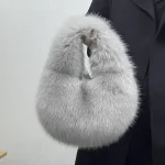 Sac À Main En Fausse Fourrure Gris Clair – Style Hiver Luxe Doux Et Élégant