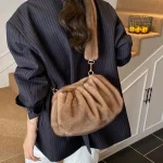 sac à main doux avec anse large