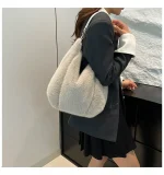 sac épaule doux en fourrure pour l'hiver