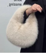 sac à main doux en fausse fourrure couleur beige